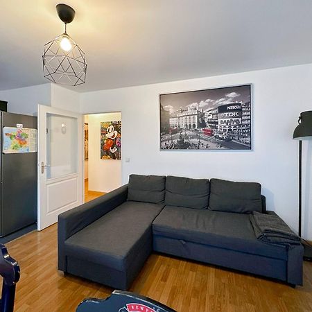 מונטבראן Les Paves De Prague - Appartement Pour 4 A 10 Minutes De Disneyland Paris מראה חיצוני תמונה