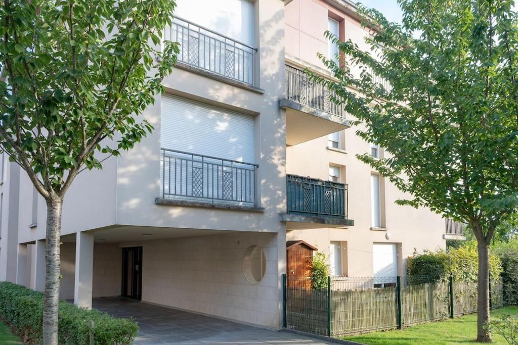 מונטבראן Les Paves De Prague - Appartement Pour 4 A 10 Minutes De Disneyland Paris מראה חיצוני תמונה